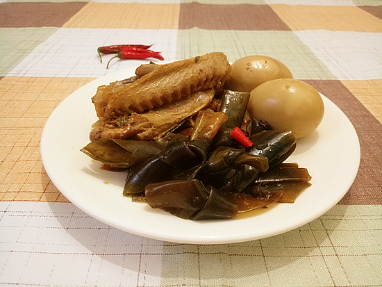 香辣鹵鴨翅（海帶鹵蛋）的做法-香辣味鹵菜譜