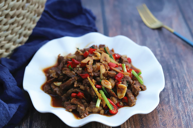 香辣小炒牛肉的做法-麻辣味炒菜譜