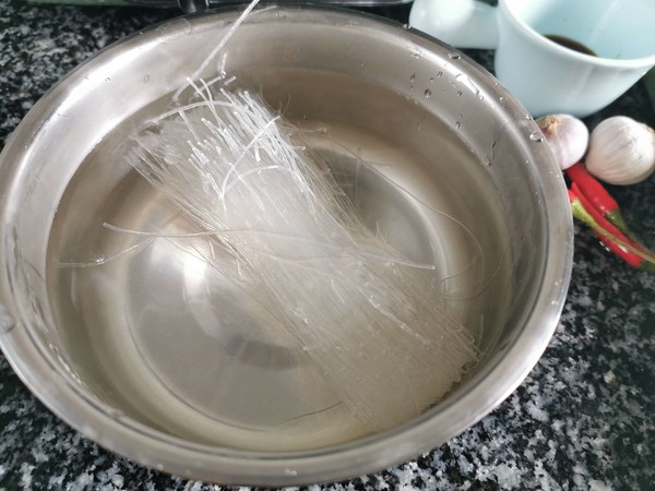 蒜蓉粉絲蒸絲瓜的做法-家常味蒸菜譜