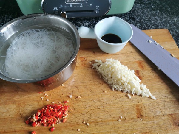 蒜蓉粉絲蒸絲瓜的做法-家常味蒸菜譜