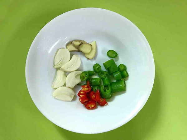 花蛤粉絲煲的做法-咸鮮味煮菜譜-易網健康養生網 花蛤粉絲煲的做法-咸鮮味煮菜譜