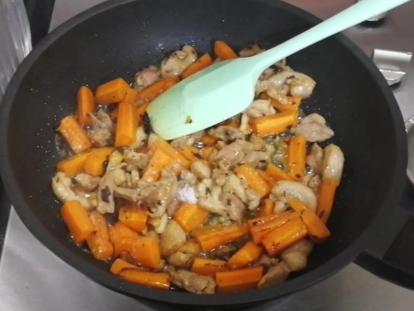 紫蘇燜鴨的做法-家常味燜菜譜