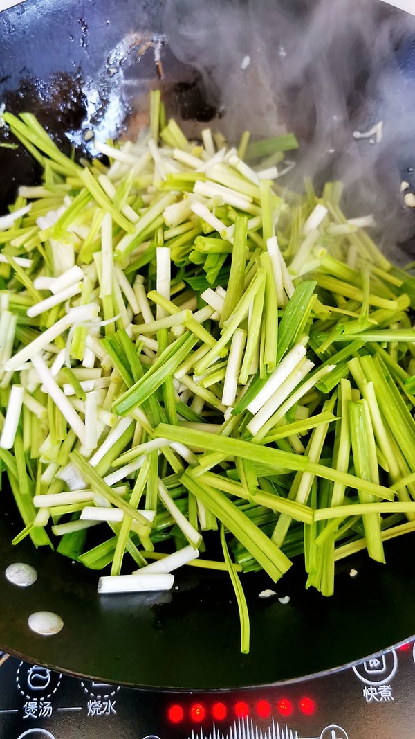 蒜苗炒雞蛋的做法-咸鮮味炒菜譜