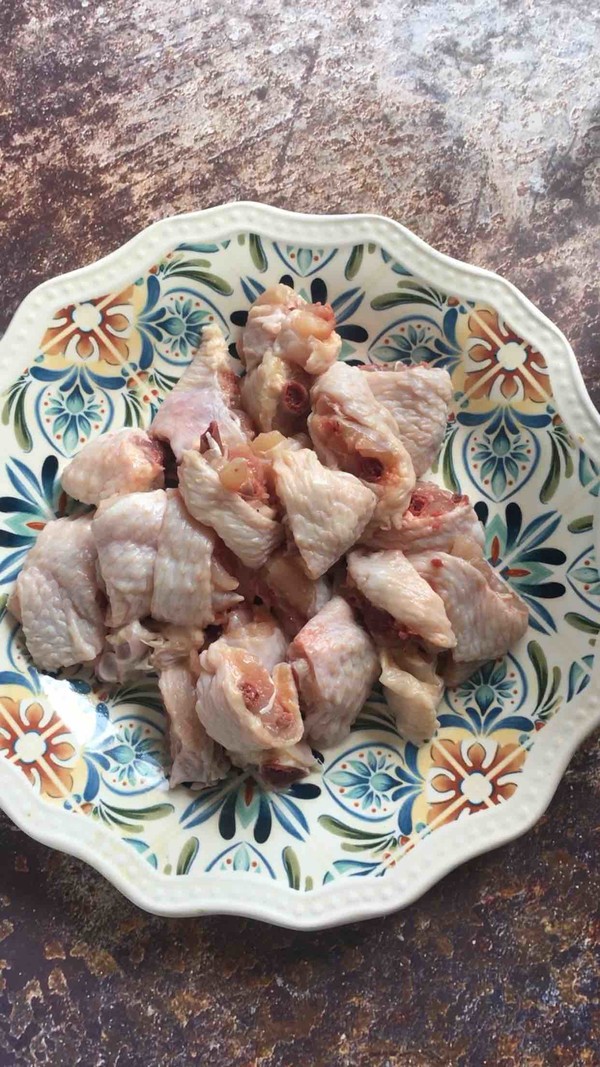 干煸腰果雞翅塊的做法-麻辣味炸菜譜