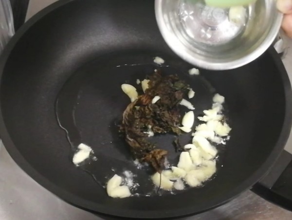 紫蘇燜鴨的做法-家常味燜菜譜