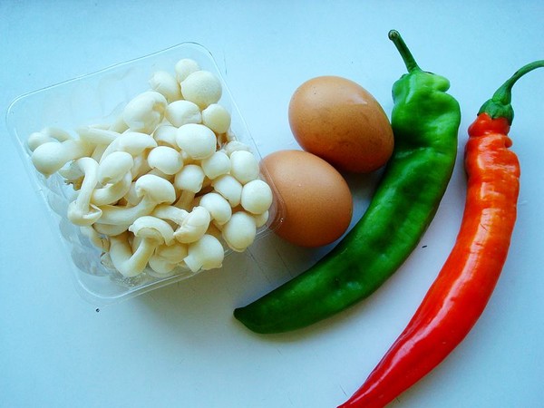 白玉菇木耳炒雞蛋的做法-咸鮮味炒菜譜