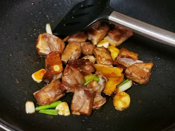 腐乳燒排骨的做法-家常味燒菜譜