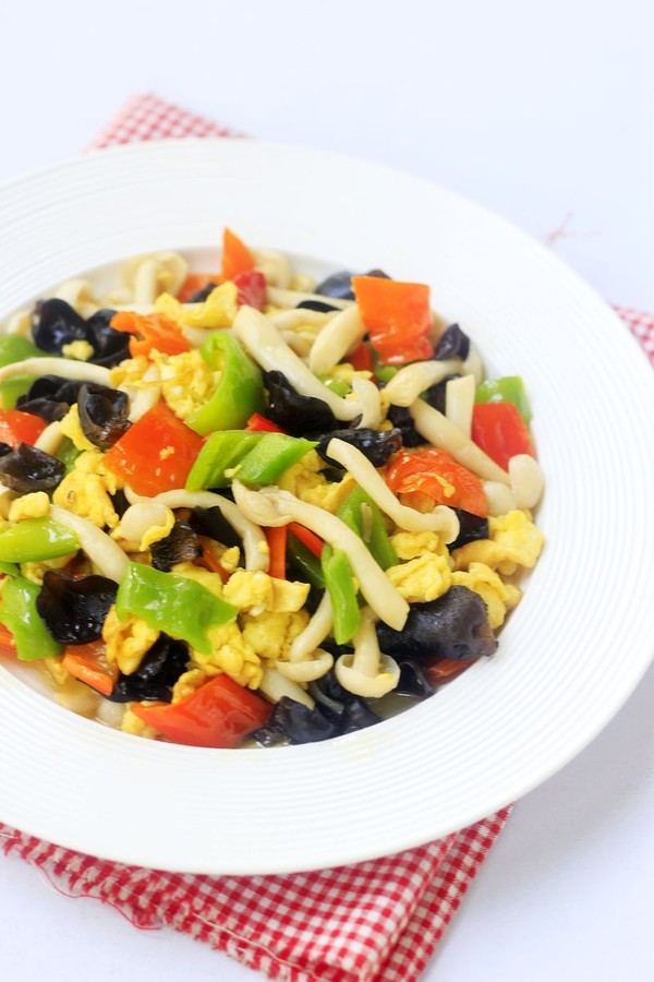 白玉菇木耳炒雞蛋的做法-咸鮮味炒菜譜