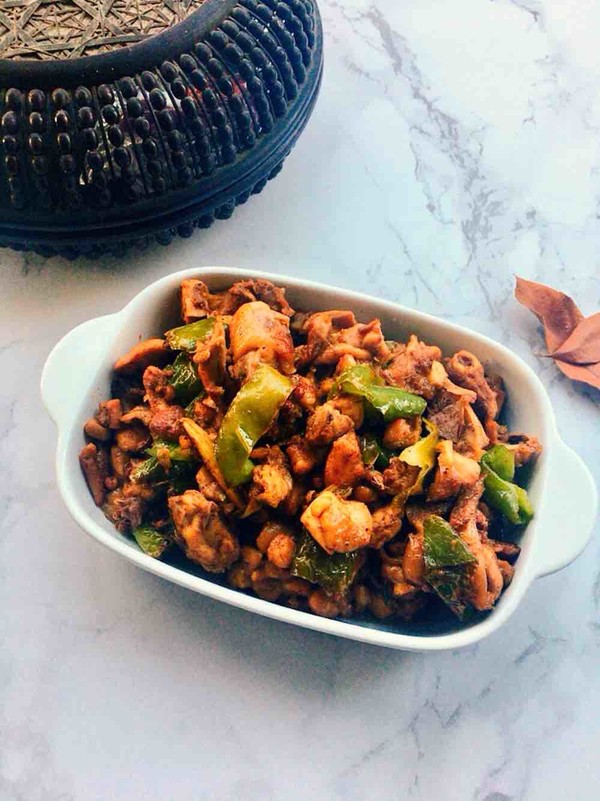 青椒炒雞的做法-咸鮮味炒菜譜