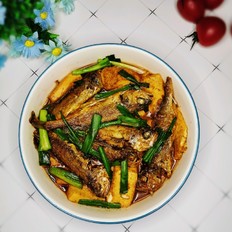 小黃魚燒豆腐的做法-咸鮮味燒菜譜