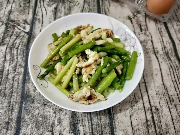 蘆筍炒雞蛋的做法-家常味炒菜譜