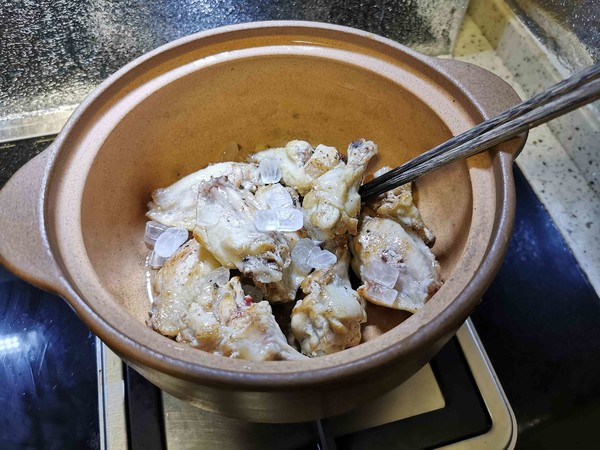 紅燒雞翅和雞腿的做法-香辣味燉菜譜