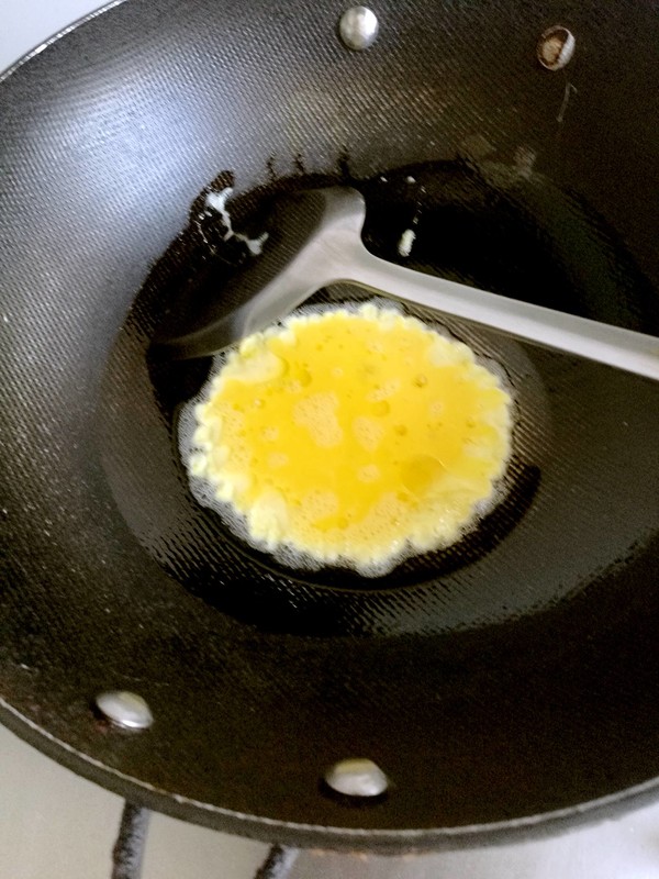 胡蘿卜炒雞蛋蘑菇的做法-咸鮮味炒菜譜