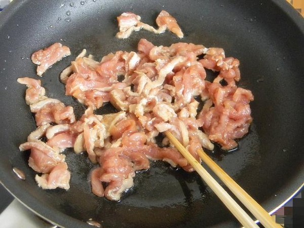 里脊肉拌油菜的做法-家常味拌菜譜-易網健康養生網 里脊肉拌油菜的做法-家常味拌菜譜