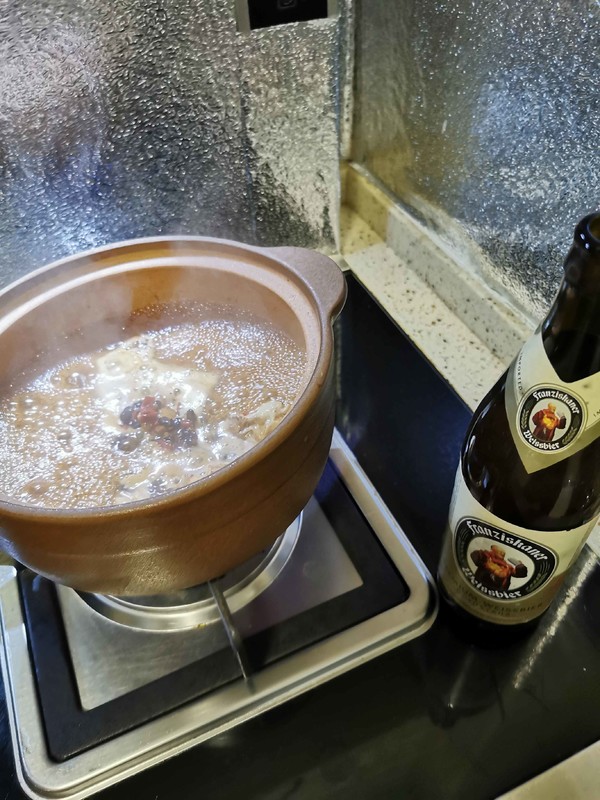 紅燒雞翅和雞腿的做法-香辣味燉菜譜