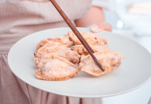 【咸蛋黃雞翅】的做法-咸鮮味炒菜譜