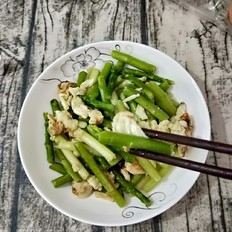 蘆筍炒雞蛋的做法-家常味炒菜譜