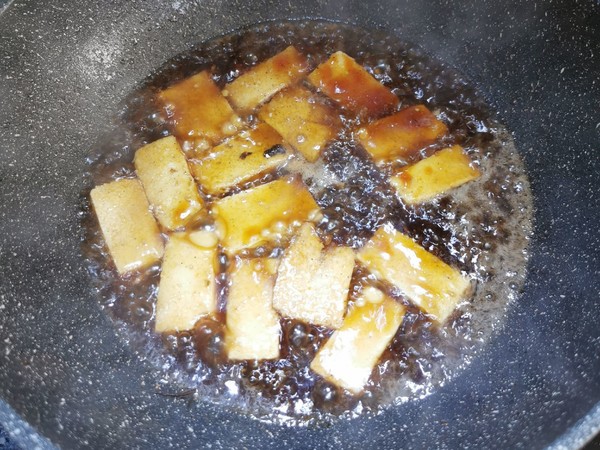 小黃魚燒豆腐的做法-咸鮮味燒菜譜