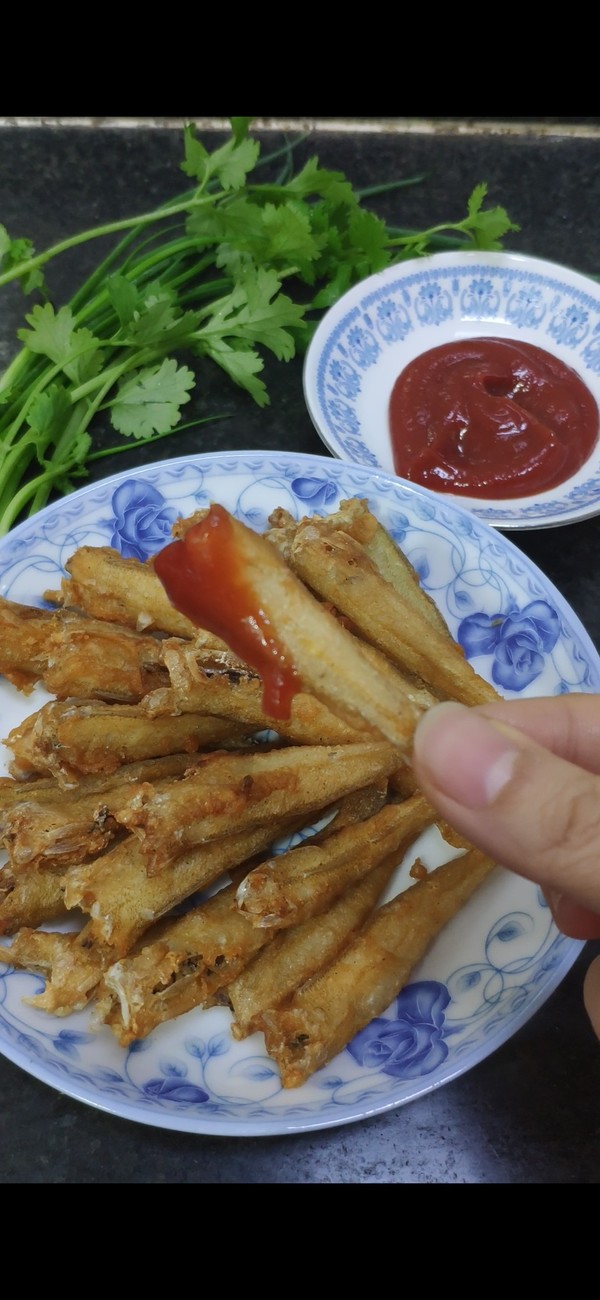 香酥沙丁魚的做法-家常味炸菜譜