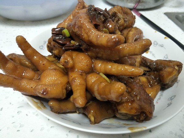 醬香燜雞爪的做法-醬香味燜菜譜-易網健康養生網 醬香燜雞爪的做法-醬香味燜菜譜
