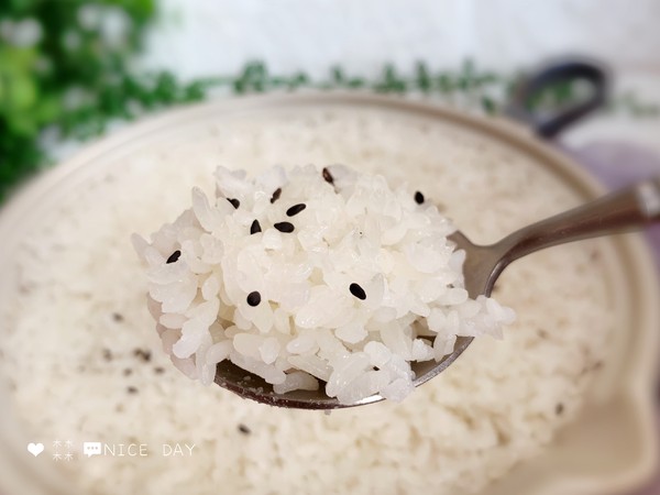 如何蒸出一鍋Q彈軟糯的米飯的做法-家常味蒸菜譜-易網健康養生網 如何蒸出一鍋Q彈軟糯的米飯的做法-家常味蒸菜譜