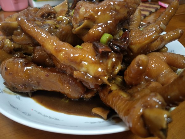 醬香燜雞爪的做法-醬香味燜菜譜-易網健康養生網 醬香燜雞爪的做法-醬香味燜菜譜