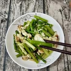 蘆筍炒雞蛋的做法-家常味炒菜譜