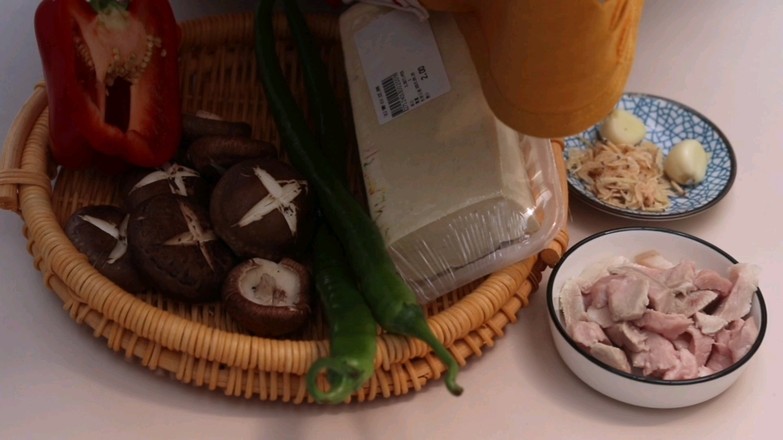 香菇蝦皮燜豆腐的做法-家常味炒菜譜-易網<a href=http://www.gyfww.com/ target=_blank class=infotextkey>健康養生</a>網 香菇蝦皮燜豆腐的做法-家常味炒菜譜