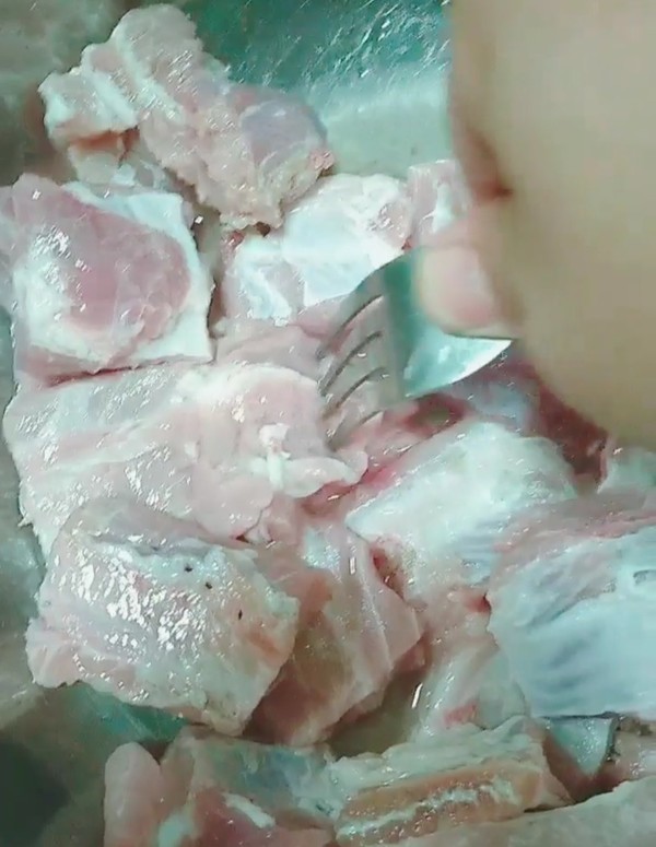 蒜蓉叉燒排骨的做法-醬香味烤菜譜-易網健康養生網 蒜蓉叉燒排骨的做法-醬香味烤菜譜