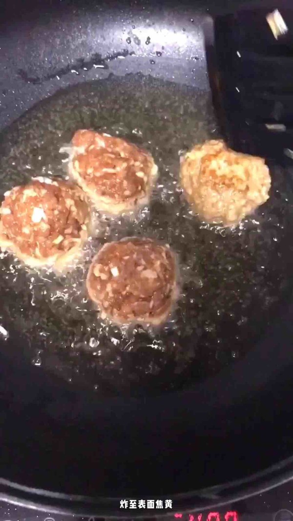 紅燒獅子頭的做法-家常味燒菜譜-易網健康養生網 紅燒獅子頭的做法-家常味燒菜譜