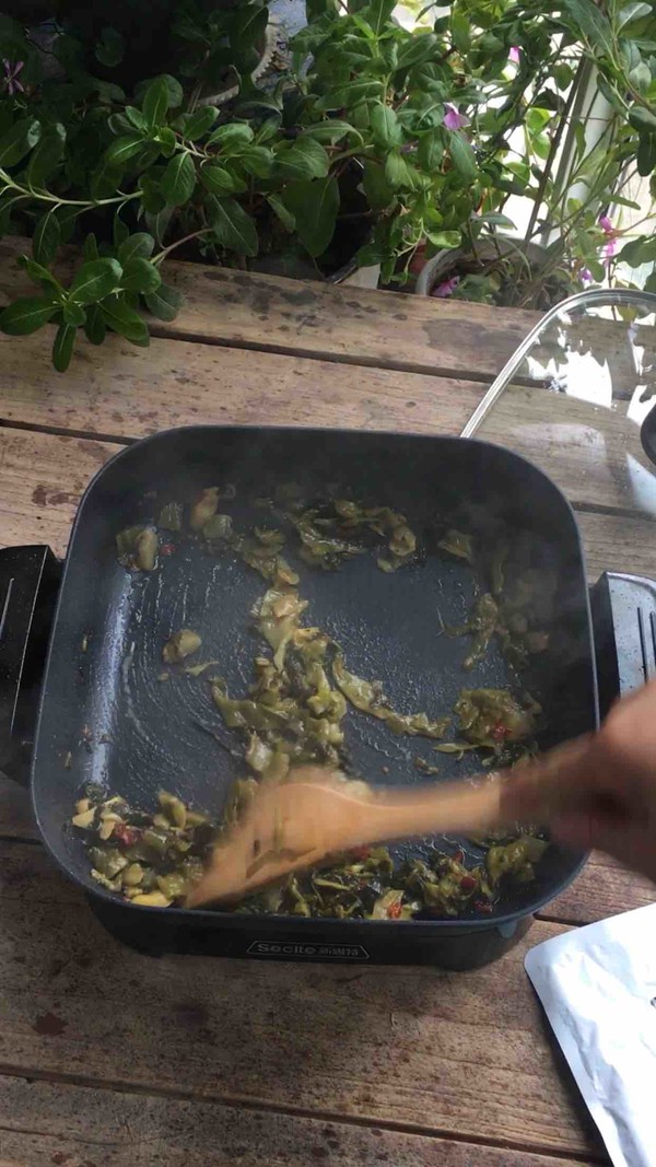 金蒜酸菜魚的做法-酸辣味煮菜譜