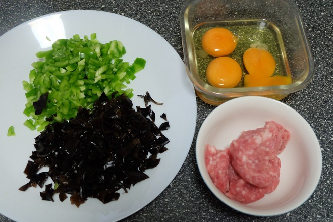 青椒木耳肉末炒雞蛋的做法-家常味炒菜譜