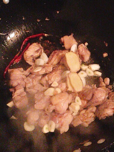 土豆燉雞腿的做法-家常味燉菜譜