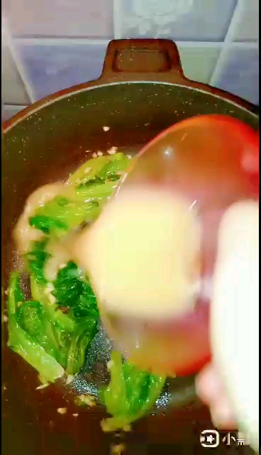 雞蛋蒜香生菜的做法-家常味灼菜譜