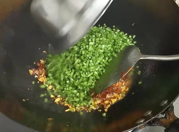 酸辣紅薯葉梗的做法-酸辣味炒菜譜