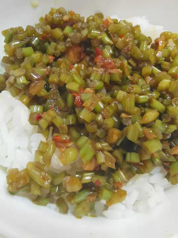 酸辣紅薯葉梗的做法-酸辣味炒菜譜