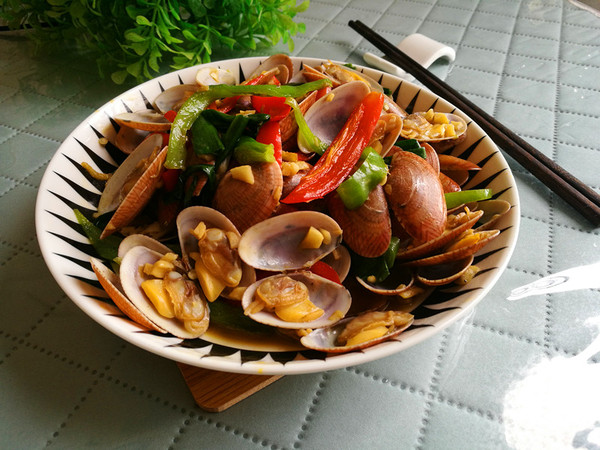 雙椒炒花甲的做法-咸鮮味炒菜譜