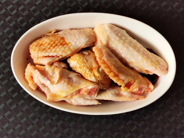 電飯鍋版鹽焗雞的做法-咸鮮味煮菜譜