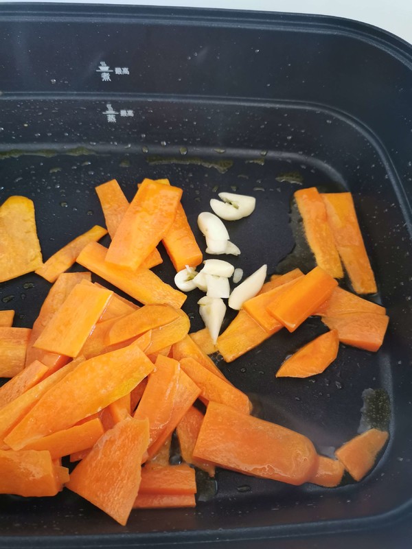 胡蘿卜炒腐竹的做法-家常味炒菜譜