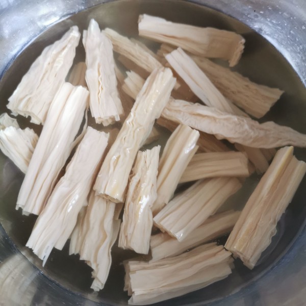 胡蘿卜炒腐竹的做法-家常味炒菜譜