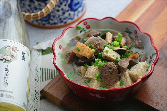 香菇凍豆腐燜牛肉丸的做法-家常味煮菜譜-易網健康養生網 香菇凍豆腐燜牛肉丸的做法-家常味煮菜譜