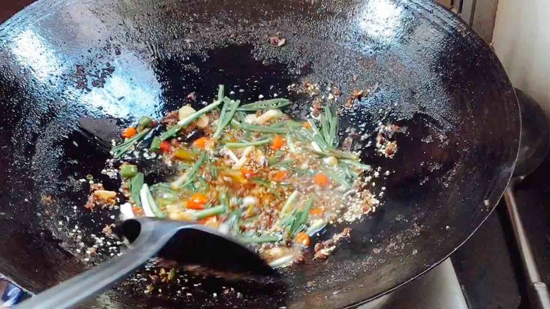 脆皮豬蹄的做法-香辣味炸菜譜-易網健康養生網 脆皮豬蹄的做法-香辣味炸菜譜