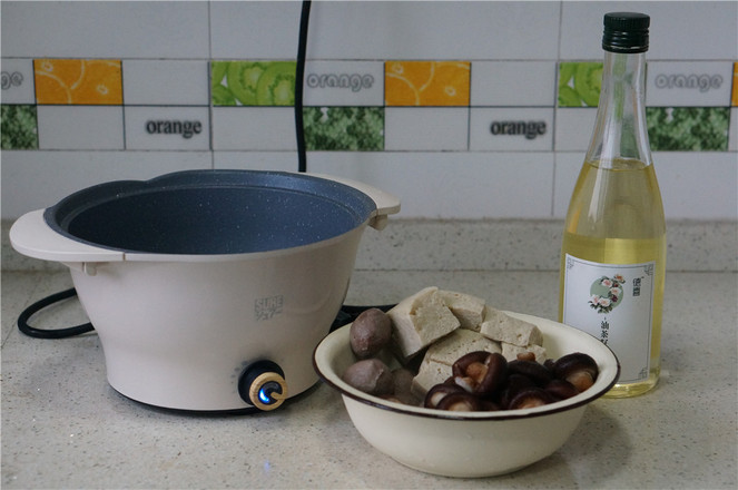 香菇凍豆腐燜牛肉丸的做法-家常味煮菜譜-易網<a href=http://www.gyfww.com/ target=_blank class=infotextkey>健康養生</a>網 香菇凍豆腐燜牛肉丸的做法-家常味煮菜譜