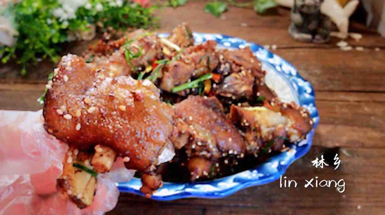 脆皮豬蹄的做法-香辣味炸菜譜-易網健康養生網 脆皮豬蹄的做法-香辣味炸菜譜