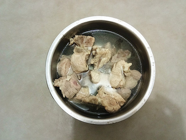 玉米荸薺排骨湯的做法-咸鮮味煲菜譜