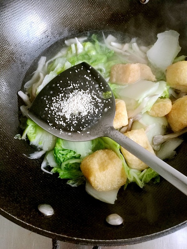 大白菜炒蘑菇的做法-家常味炒菜譜