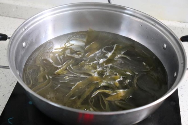 涼拌海帶絲的做法-香辣味拌菜譜