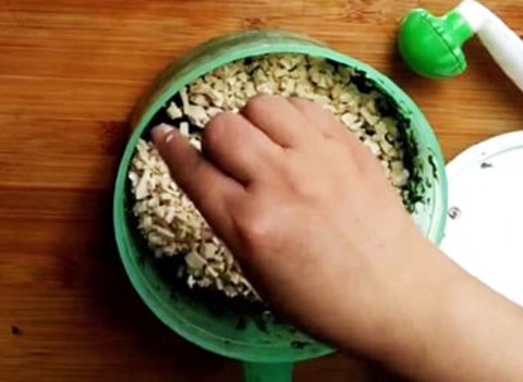 馬蘭拌香干的做法-咸鮮味拌菜譜-易網健康養生網 馬蘭拌香干的做法-咸鮮味拌菜譜