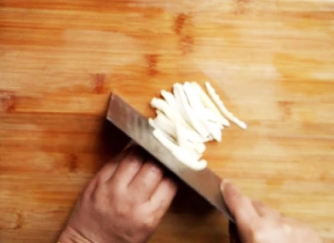 馬蘭拌香干的做法-咸鮮味拌菜譜-易網健康養生網 馬蘭拌香干的做法-咸鮮味拌菜譜