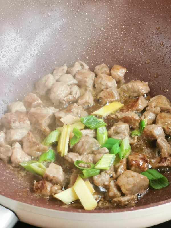 黑椒牛肉粒的做法-黑椒味炒菜譜